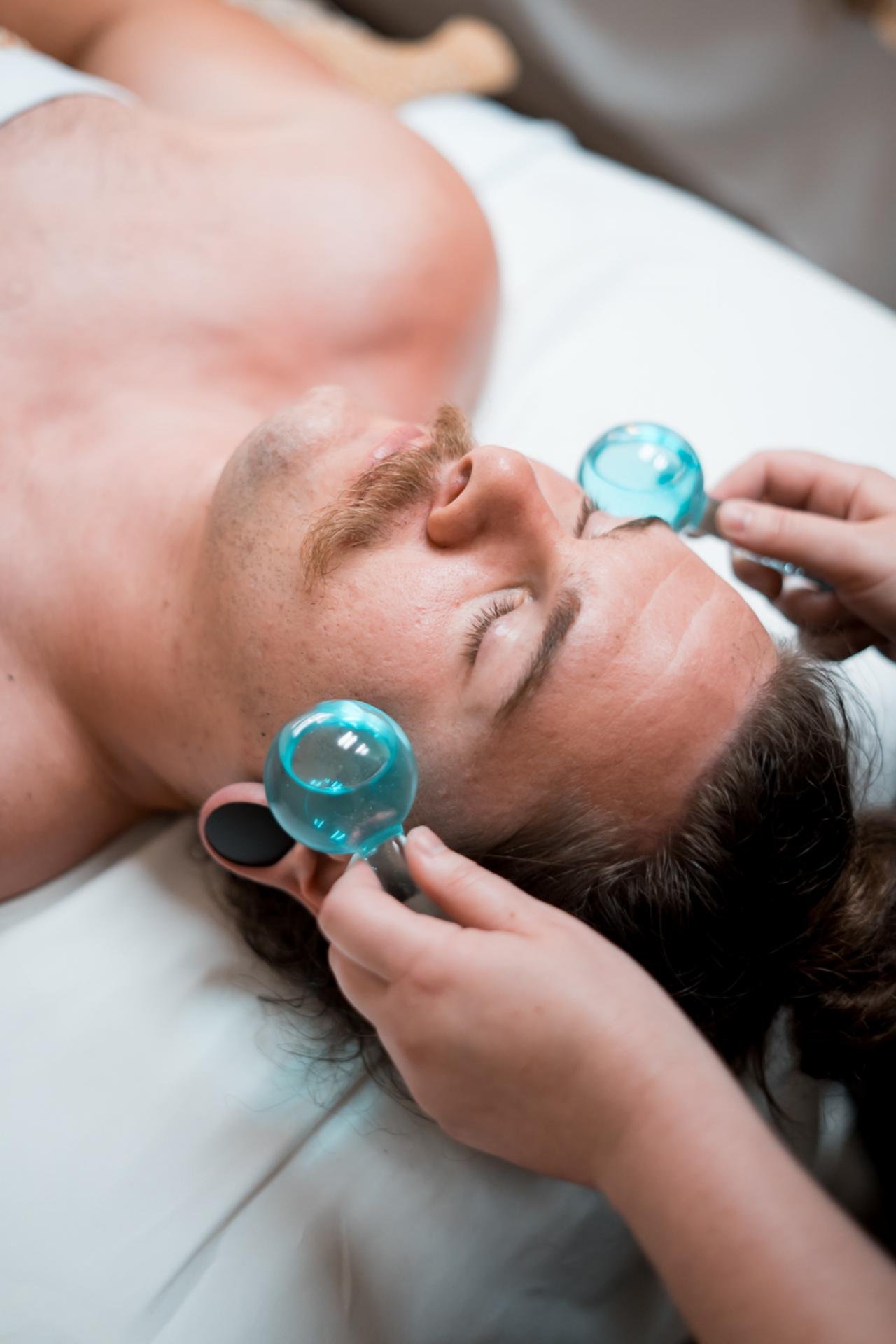Experience the best massage spa at Zend Out Massage Spa Denver CO 22