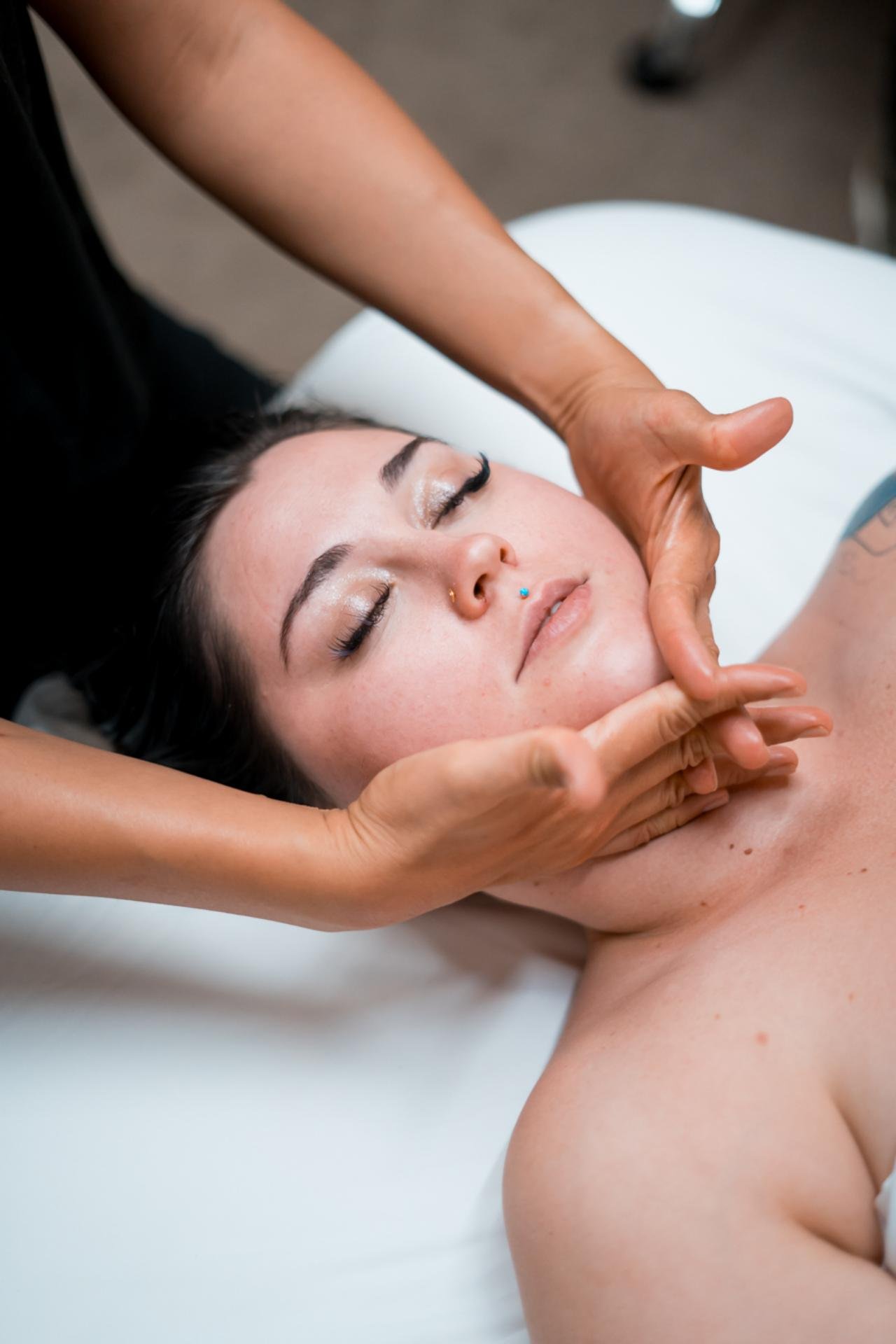 Experience the best massage spa at Zend Out Massage Spa Denver CO 3