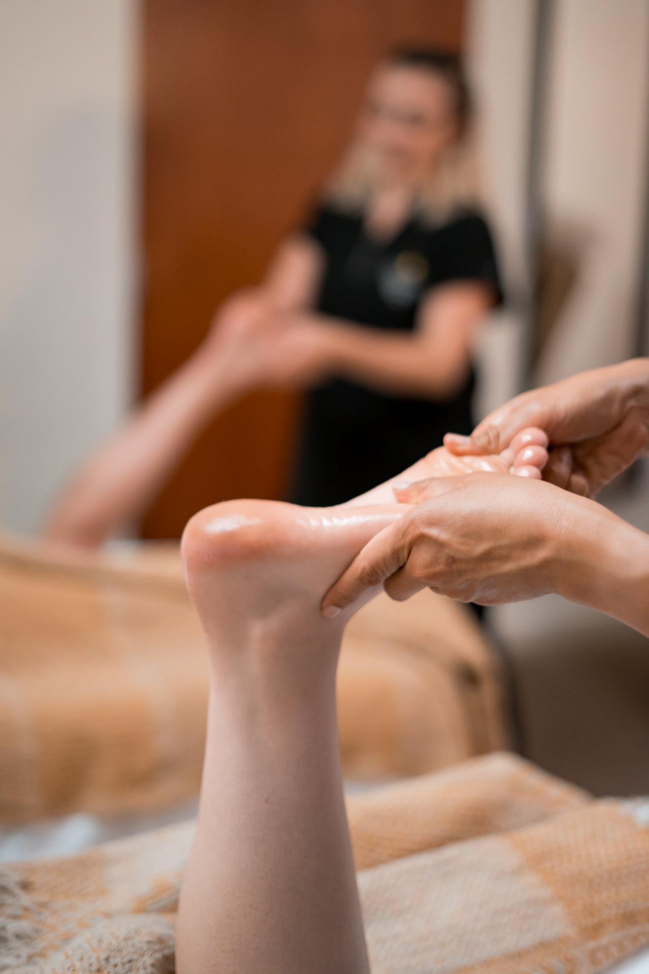 Experience the best massage spa at Zend Out Massage Spa Denver CO 43