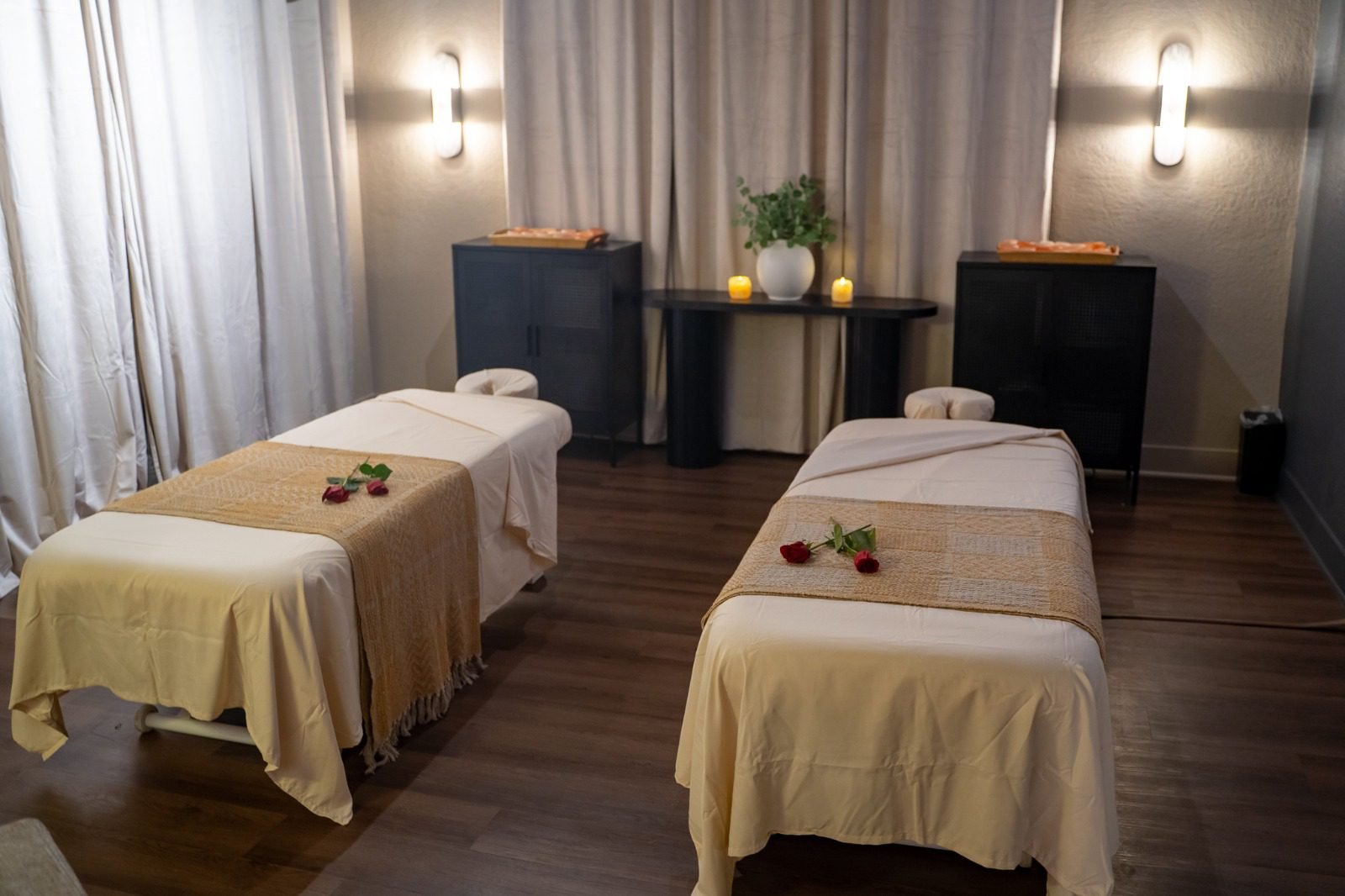 couple-massage-package-bg Luxurious romantic spa room featuring two massage tables